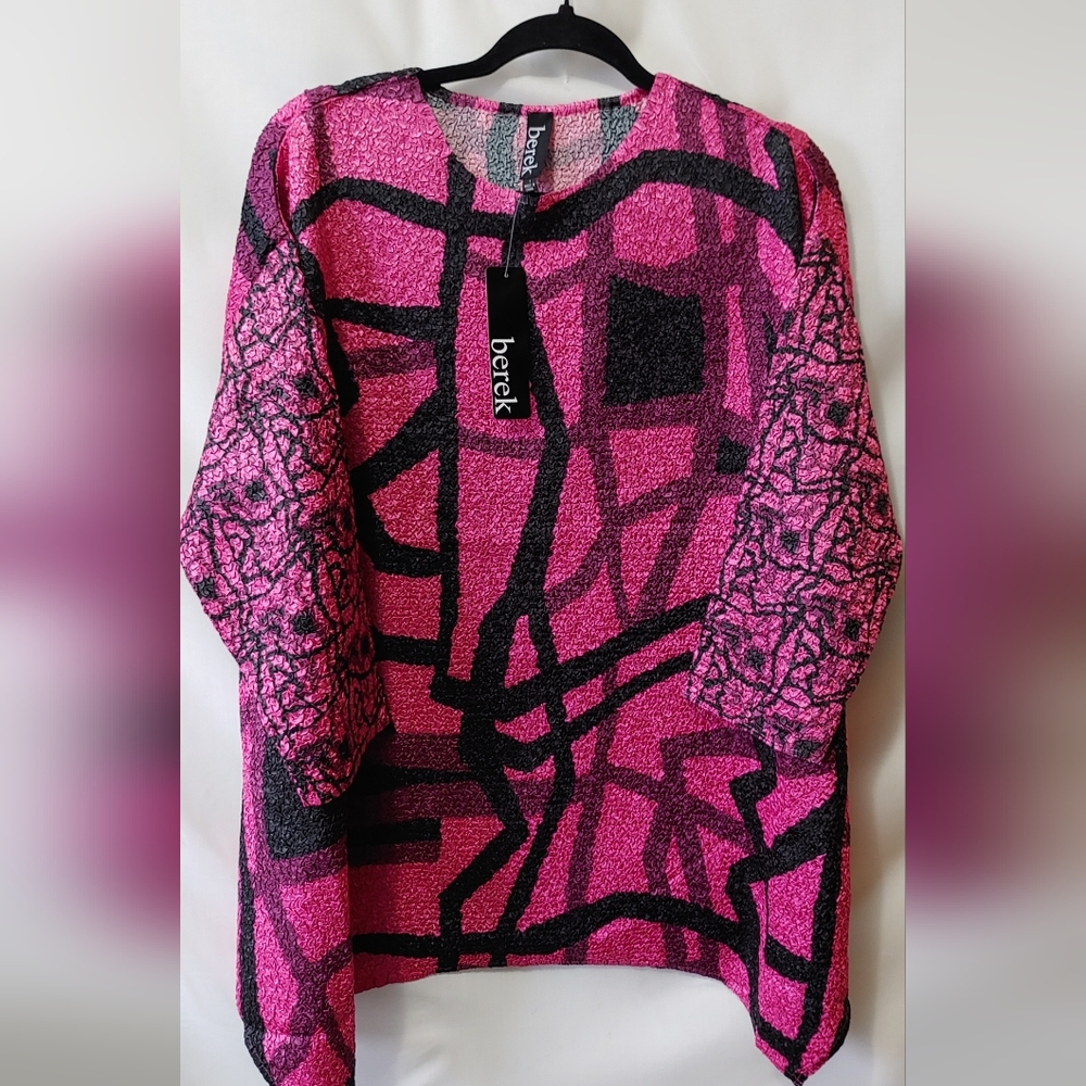 Berek Crinkle Abstract Top    NWT